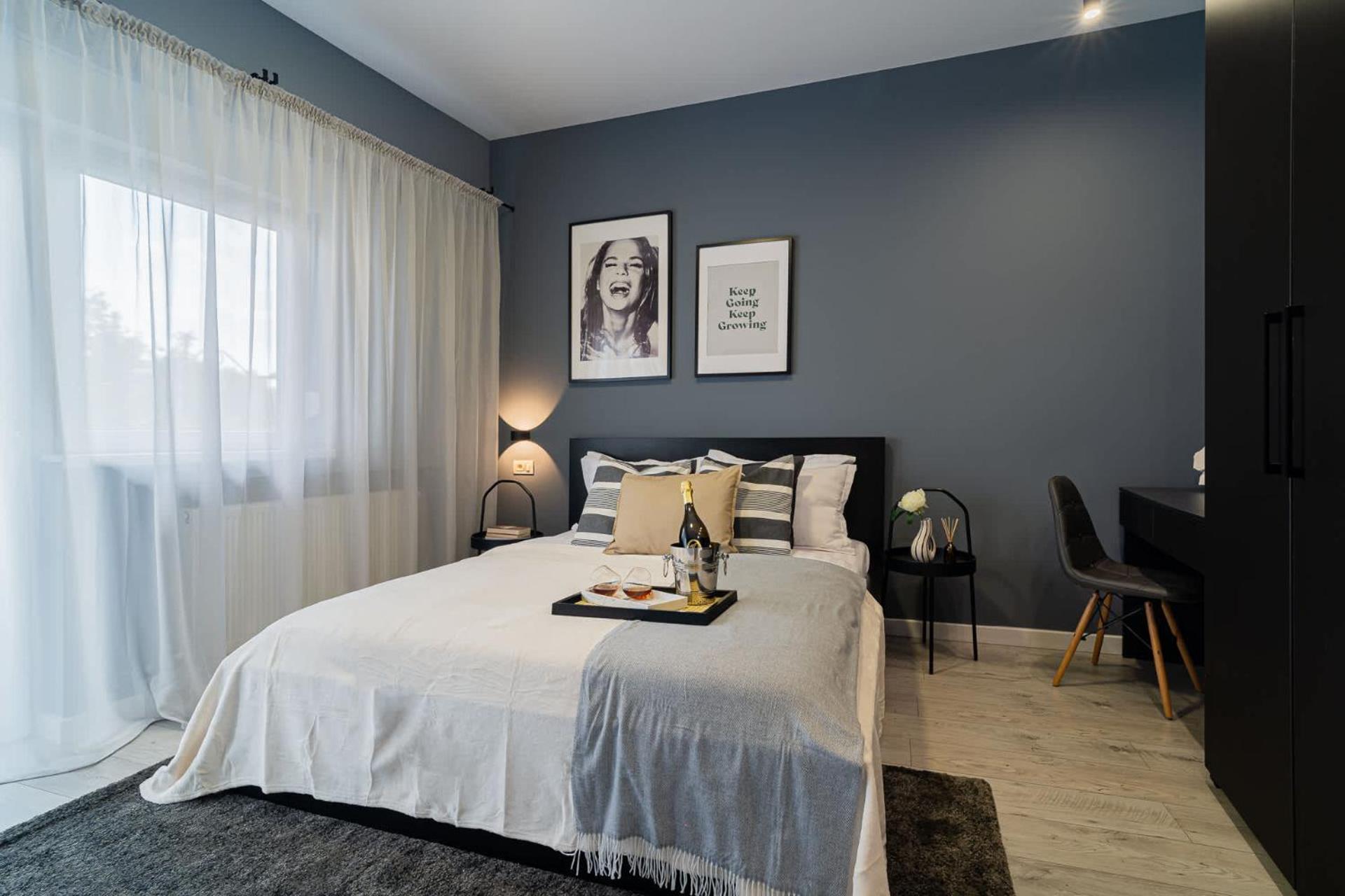 Chic Black & White 2Br Retreat On Dambovitei Bucureşti Exterior foto